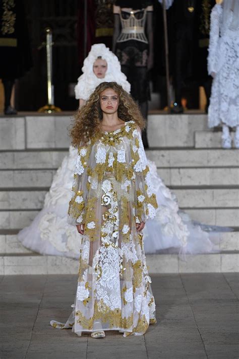 desfile de dolce gabbana 2022|Siracusa 2022: Dolce&Gabbana Alta Moda Fashion Show in .